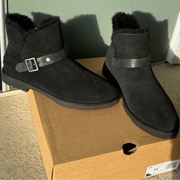 UGG Romely Short Buckle Boots - Picture 5 of 12